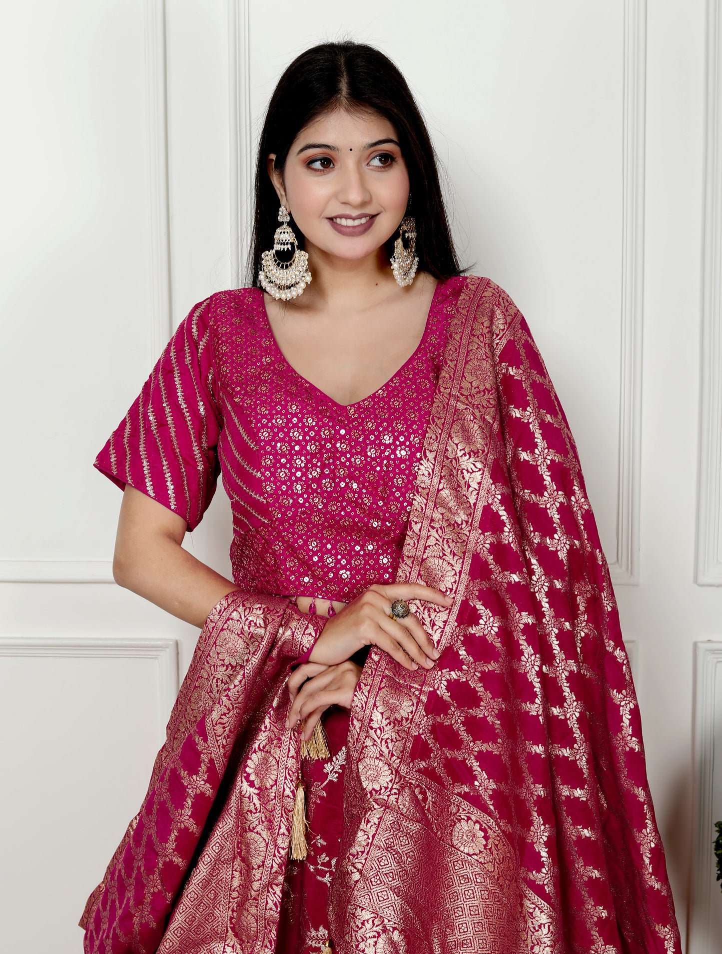 STYLISH SILK BROCADE ZARI LEHNGA