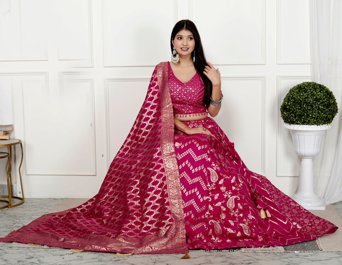 STYLISH SILK BROCADE ZARI LEHNGA