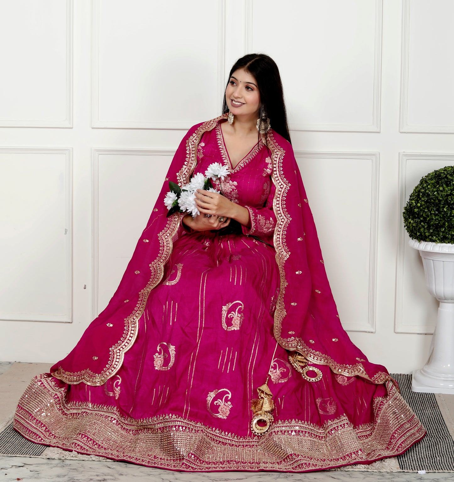 STYLISH SILK BROCADE ZARI LEHNGA