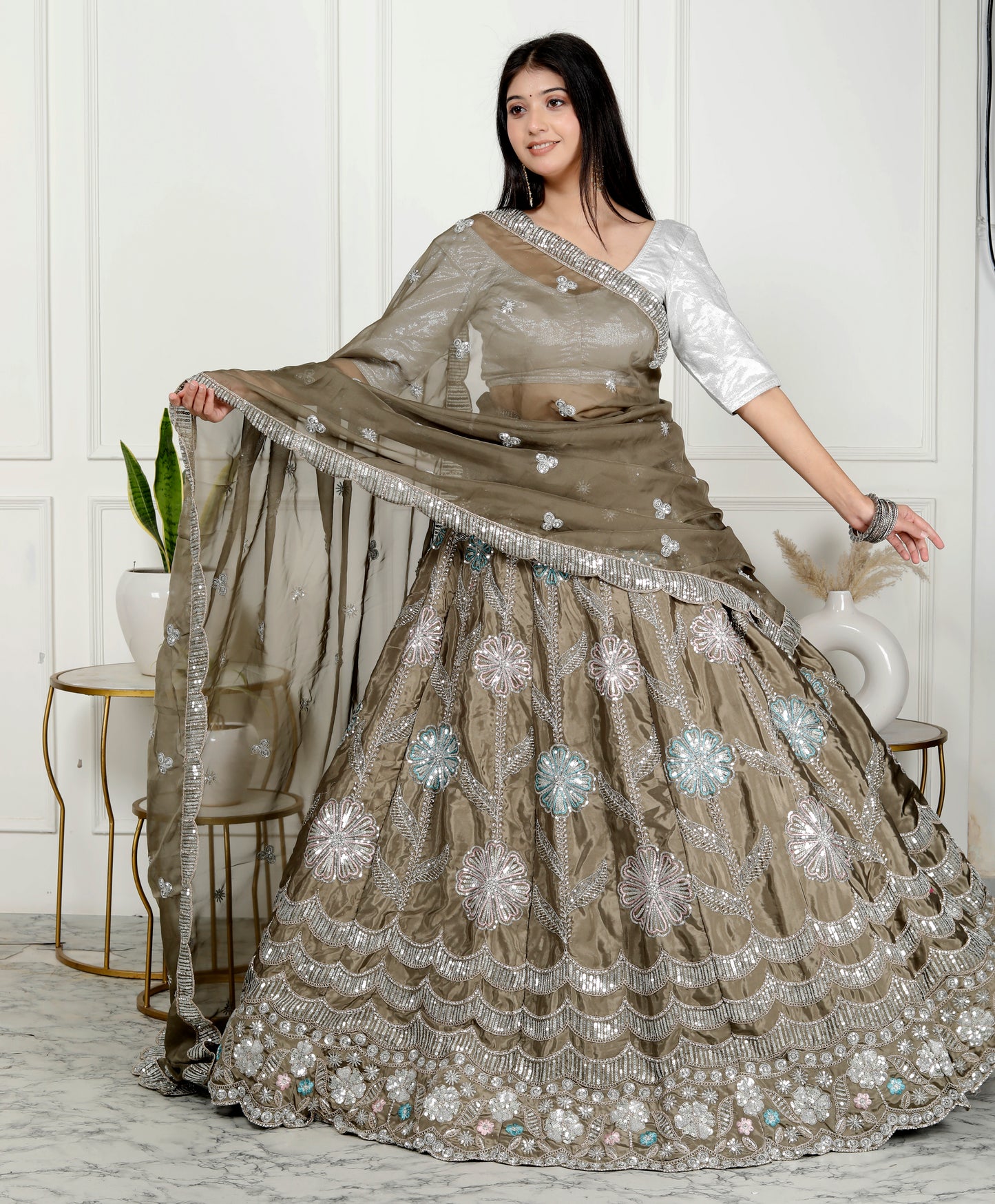 SEQUENCE ZARI LEHNGA