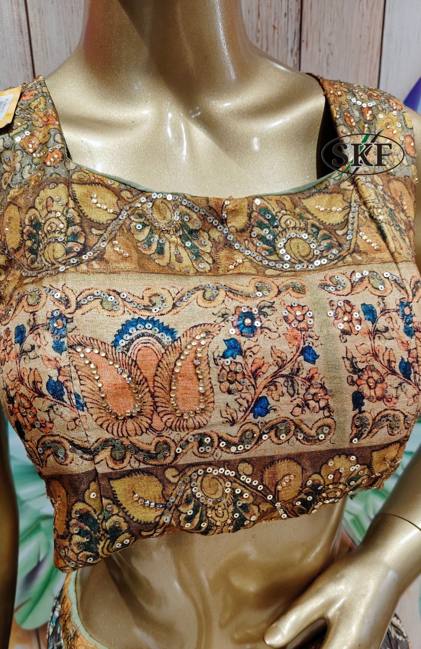 DIGITAL CROPTOP