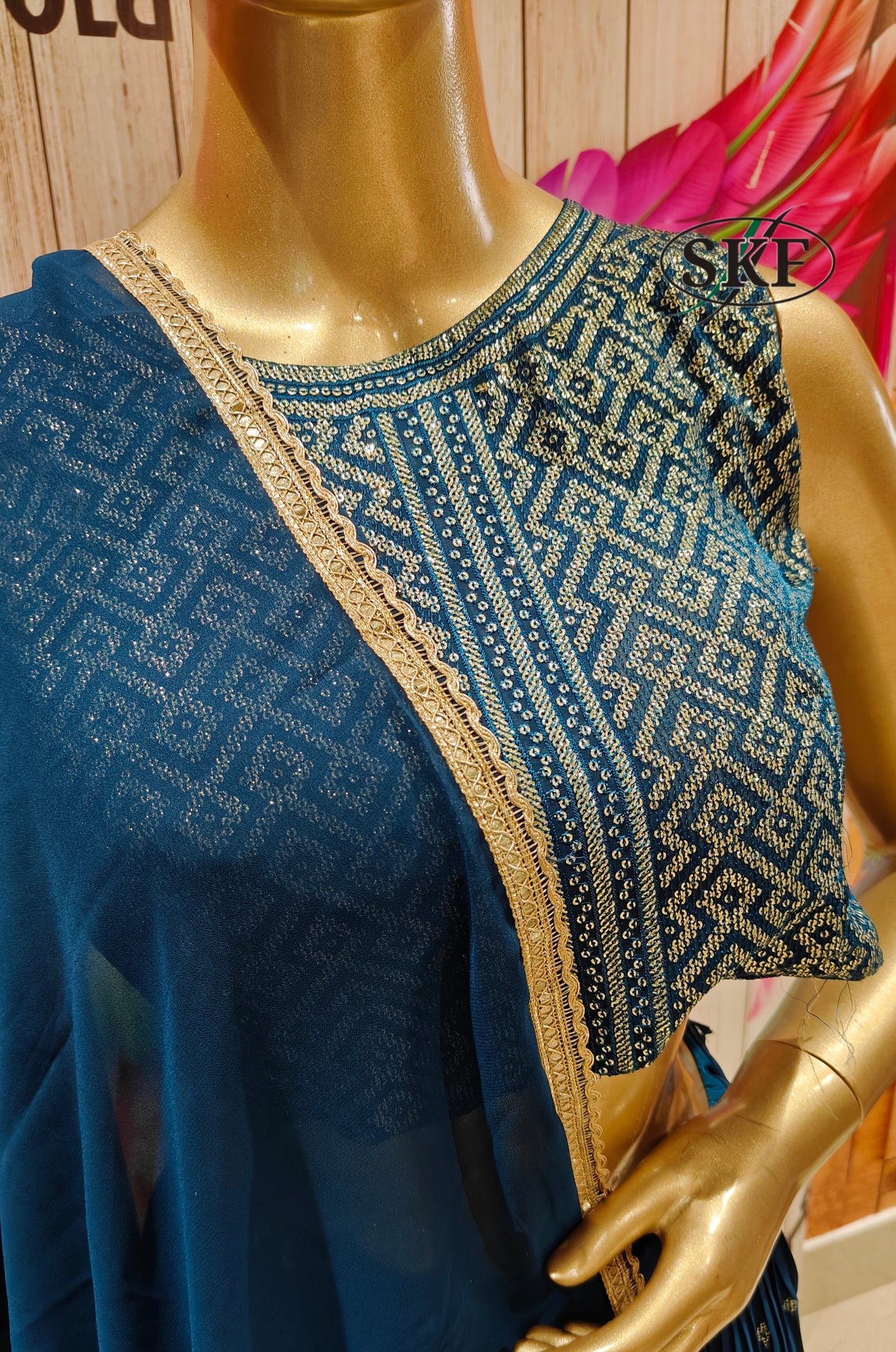 SEQUENCE CROPTOP