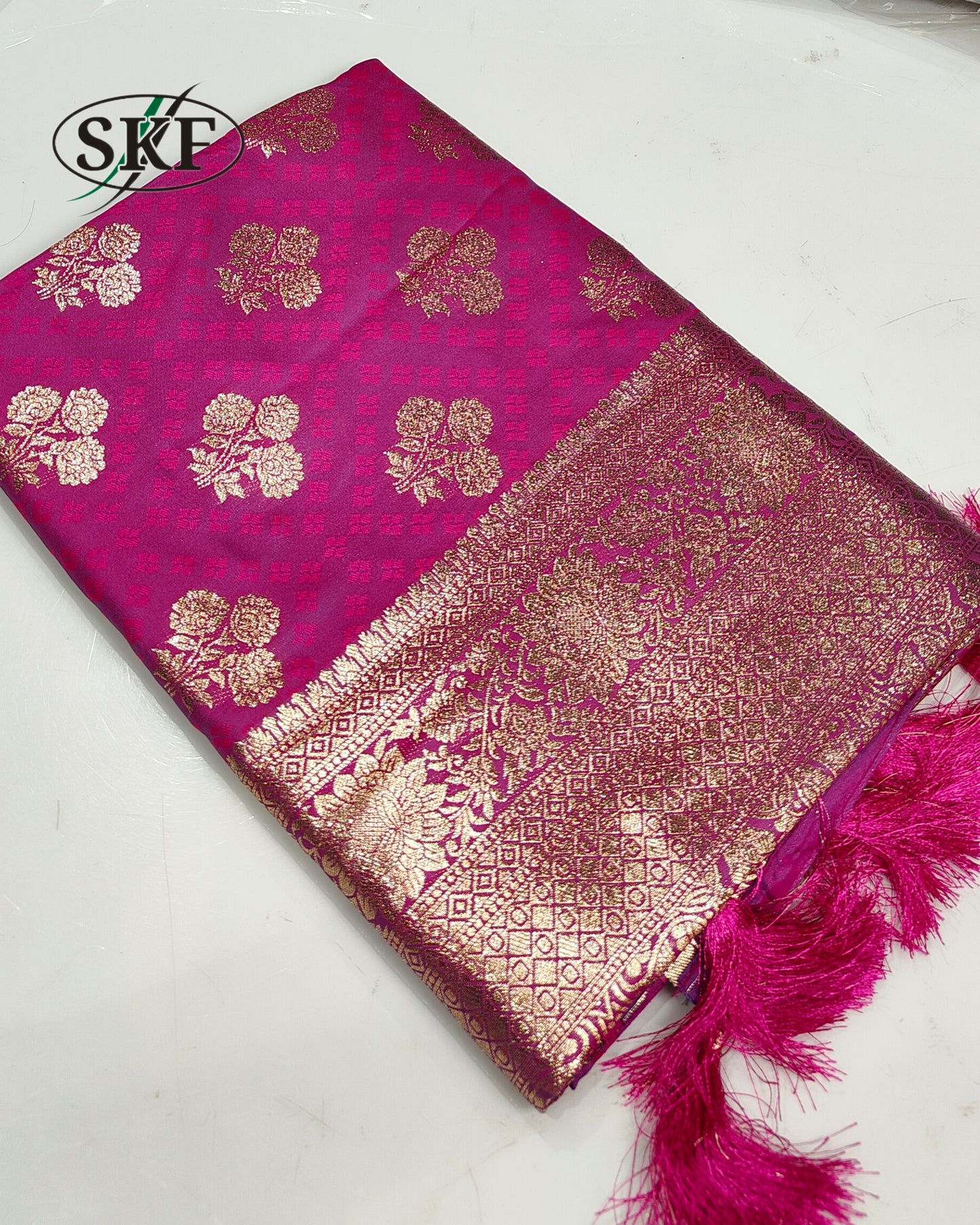 BANARSI SILK GOLD ZARI WEAVING BOTTLE GREEN SAREE BY SKFBHOLUBHAI