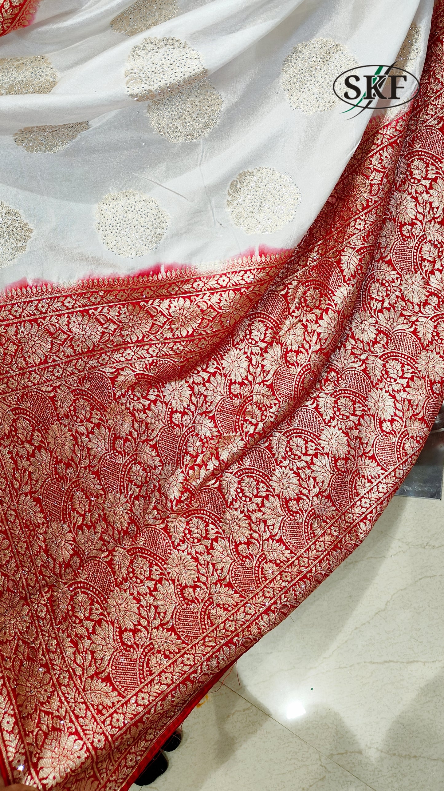 JAIPURI FAGUN SILK RED&WHITE SEROSKI WEAVING BUTTY SAREE BY SKFBHOLUBHAI