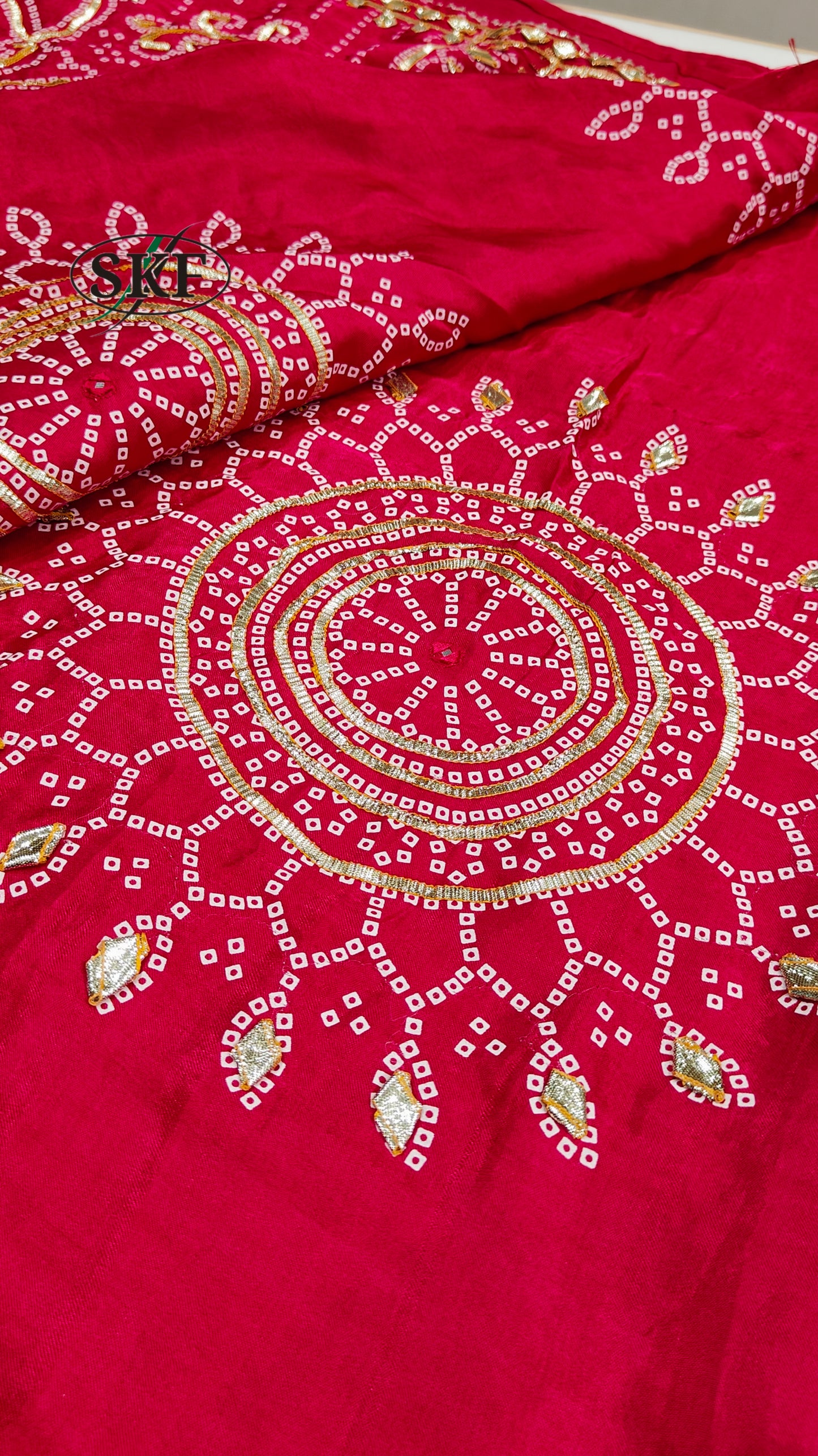 GAJJI SILK KACHA GOTTA CHAKRA BHANDHANI BORDER WORK RANI PINK SAREE BY SKFBHOLUBHAI