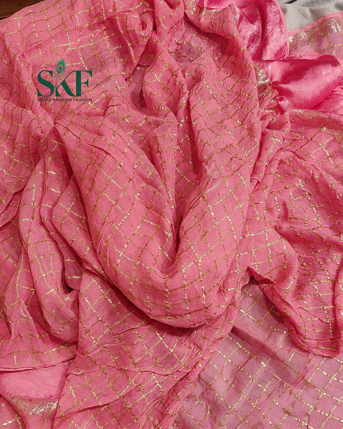 VISCOSS GEORGETTE AARI GOTTA CHEKERD SATIN BORDER WORK BABYPINK SAREE BY SKFBHOLUBHAI