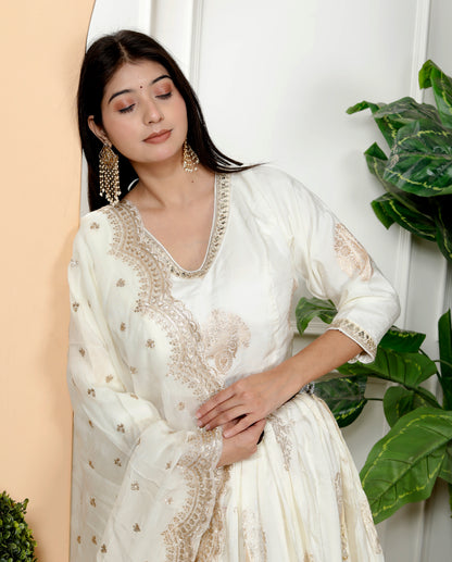 STYLISH IVORY SILK LEHNGA