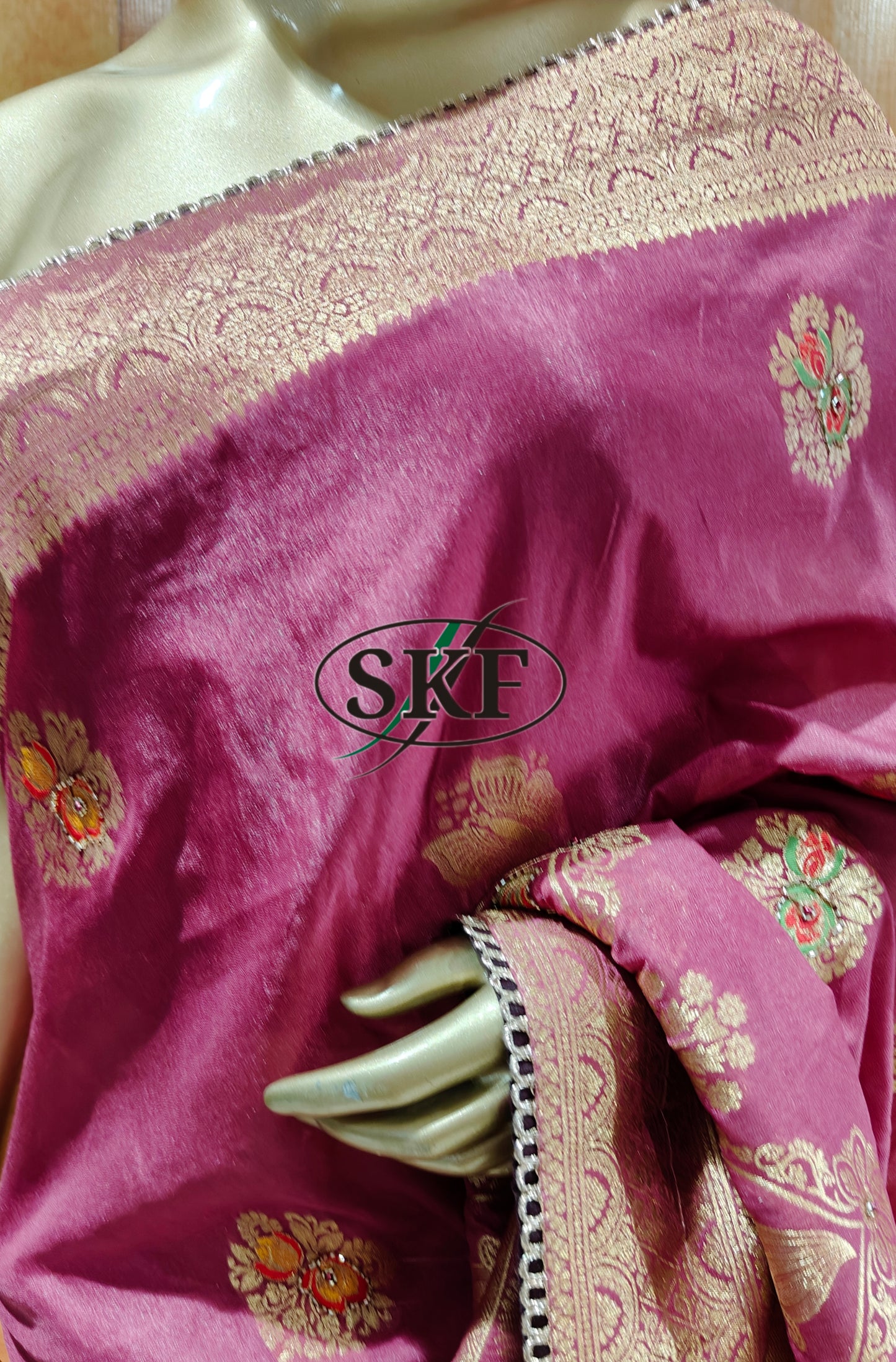 ZARI WEAVEING SILK SAREE