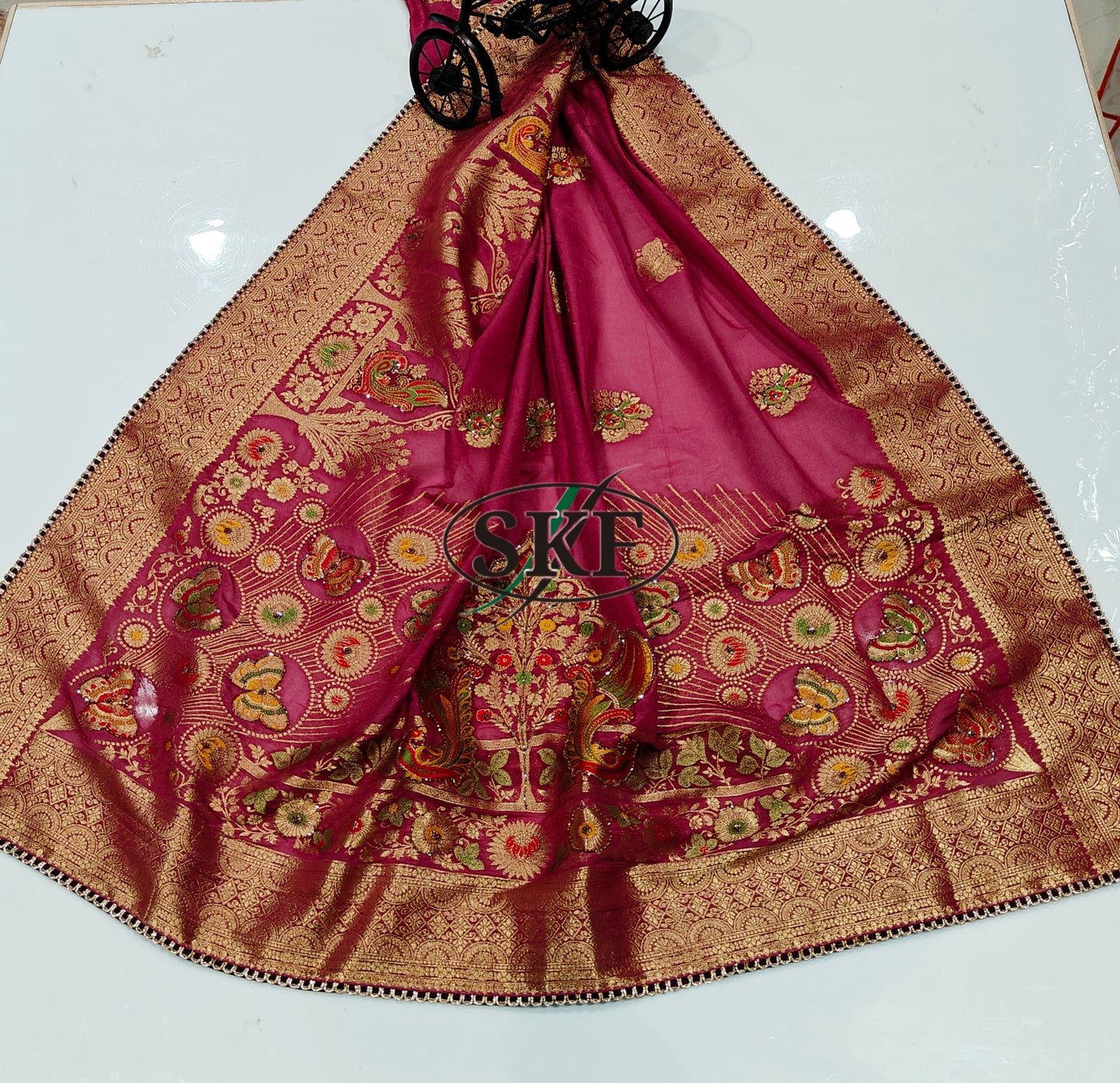 ZARI WEAVEING SILK SAREE